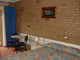 Bogong Moth Motel - Airlie Beach Holiday 0