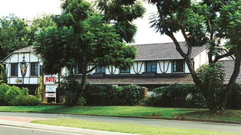 A Tudor Lodge Motel - Airlie Beach Holiday 0