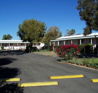 The Country Way Motor Inn - Airlie Beach Holiday