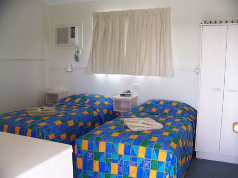 The Country Way Motor Inn - Airlie Beach Holiday 5