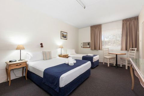 Gulgong Motel - Airlie Beach Holiday 1