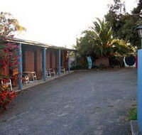 La Cochon Rose Motel amp Art Gallery - Airlie Beach Holiday