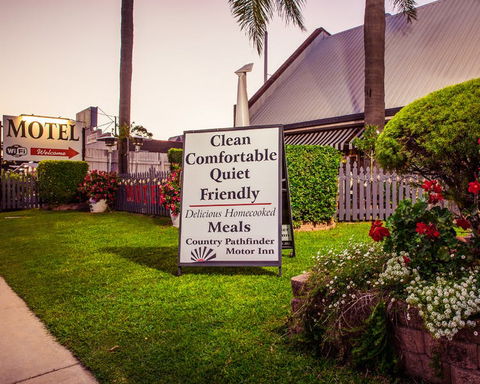 Country Pathfinder Motor Inn - Airlie Beach Holiday 1