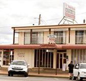 Town House Motor Inn - Airlie Beach Holiday