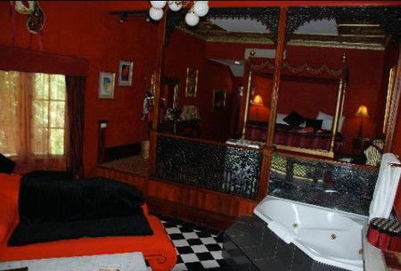 Casuarina Country Inn - Airlie Beach Holiday 0