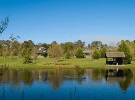 Sanctuary Park Cottages - Airlie Beach Holiday