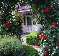 Bed and Breakfast at Stephanie's - Airlie Beach Holiday