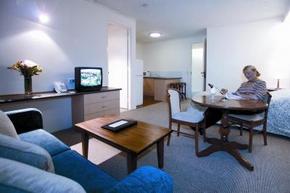 Hotel Cavalier - Airlie Beach Holiday 1