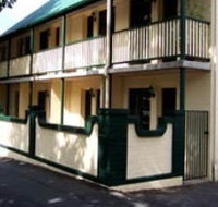 Town Square Motel - Airlie Beach Holiday