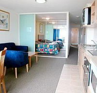 The Entrance Waldorf Apartments - Airlie Beach Holiday