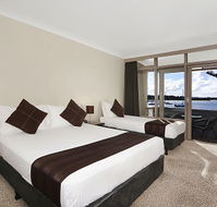 Waters Edge Country Comfort - Airlie Beach Holiday