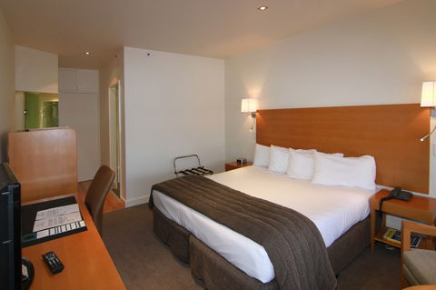 Quality Hotel Gateway Devonport - Airlie Beach Holiday 2