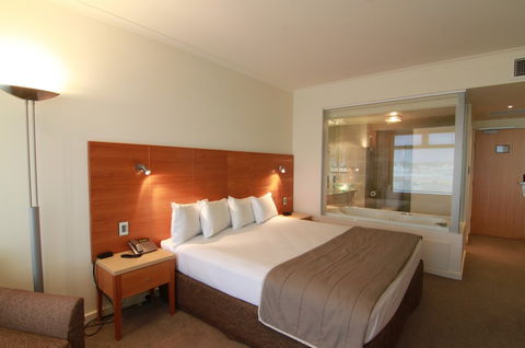 Quality Hotel Gateway Devonport - Airlie Beach Holiday 3
