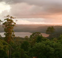 Montville Misty View Cabins - Airlie Beach Holiday