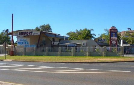 Airport Motel Alice Springs - Airlie Beach Holiday 2