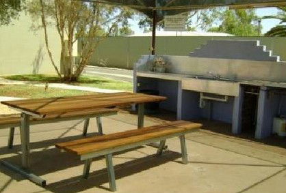 Airport Motel Alice Springs - Airlie Beach Holiday 3