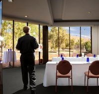 Crowne Plaza Alice Springs - Airlie Beach Holiday