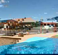 Country Roads Motor Inn - Airlie Beach Holiday
