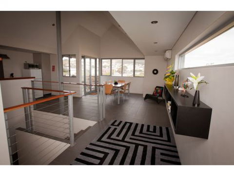 Hanover Bay Studio Apartments - Airlie Beach Holiday 3