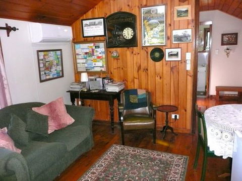 Mt Nebo Railway Carriage & Chalet - Airlie Beach Holiday 5