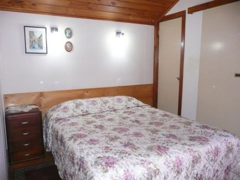 Mt Nebo Railway Carriage & Chalet - Airlie Beach Holiday 7