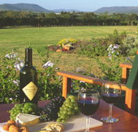 Tranquil Vale Vineyard Cottages - Airlie Beach Holiday