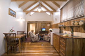 Ellie's Cottage Collection - Ellie's Townhouse - Airlie Beach Holiday 0