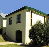 Beachport Holiday Units - Airlie Beach Holiday