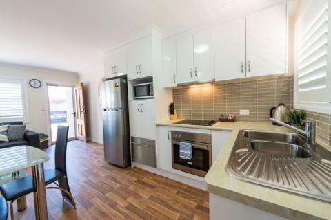 Bottletree Apartments - Airlie Beach Holiday 2