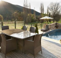 Alpine Valley Getaways - Airlie Beach Holiday