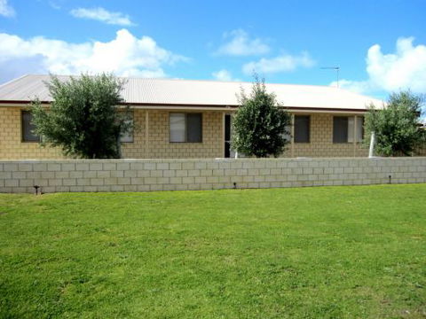 Lancelin Beach Breaks Holiday Accommodation - Airlie Beach Holiday 2