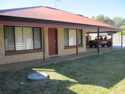 Lancelin Beach Breaks Holiday Accommodation - Airlie Beach Holiday 4