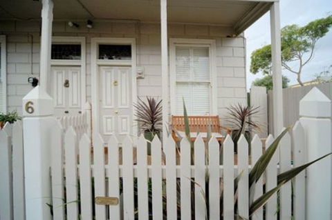 Emerald Inn - Stay Innercity - Airlie Beach Holiday 0