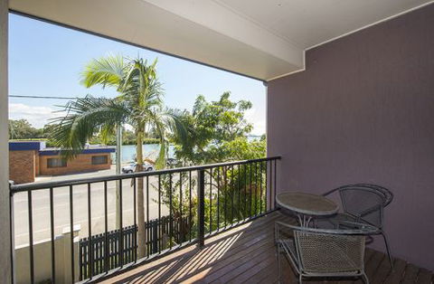 Portside Executive Aparments - Airlie Beach Holiday 1