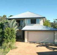 Apartment 2 Mullumbimbi Street Accommodation - Airlie Beach Holiday