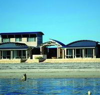 Baird Bay Ocean Eco Apartments - Airlie Beach Holiday