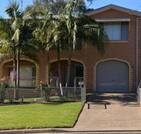 Tomakin Beach House - Airlie Beach Holiday