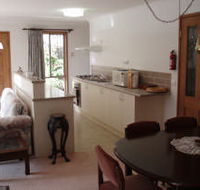 Adrienne's Place On Hill - Airlie Beach Holiday