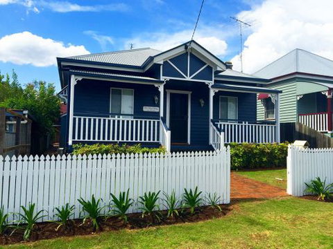 The Blue Cottage On Kent - Airlie Beach Holiday 0