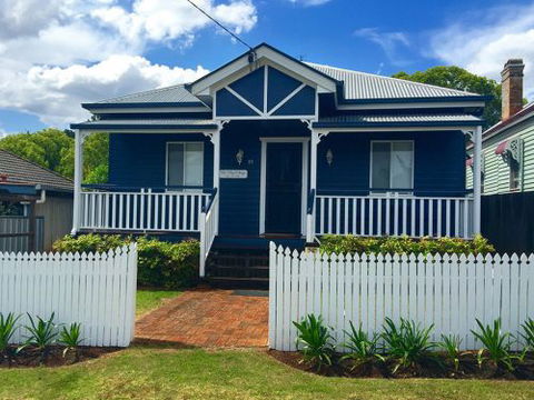 The Blue Cottage On Kent - Airlie Beach Holiday 1