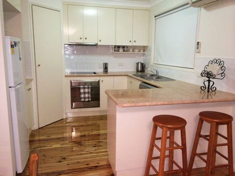 The Blue Cottage On Kent - Airlie Beach Holiday 7