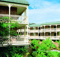 Medina Serviced Apartments Canberra - Airlie Beach Holiday