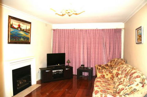 Box Hill Accommodation - Airlie Beach Holiday 0