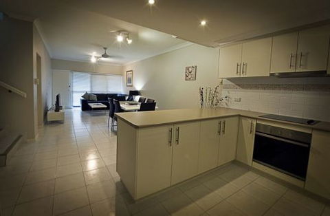 Costa Royale Trinity Beach  - Airlie Beach Holiday 6