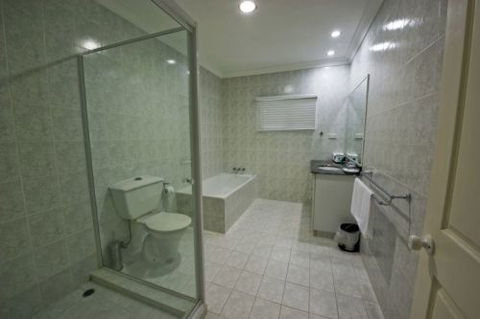 Costa Royale Trinity Beach  - Airlie Beach Holiday 8