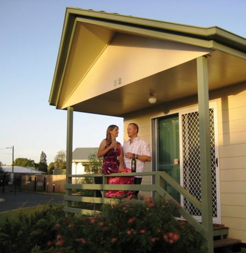 Pepper Tree Cabins - Airlie Beach Holiday 1
