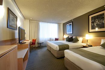 Crossley Hotel Melbourne - Airlie Beach Holiday 2