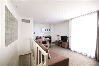 Crossley Hotel Melbourne - Airlie Beach Holiday 4