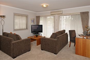 Ringwood Royale - Airlie Beach Holiday 2