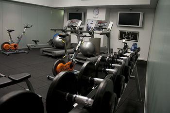 Hotel Urban St Leonards - Airlie Beach Holiday 3